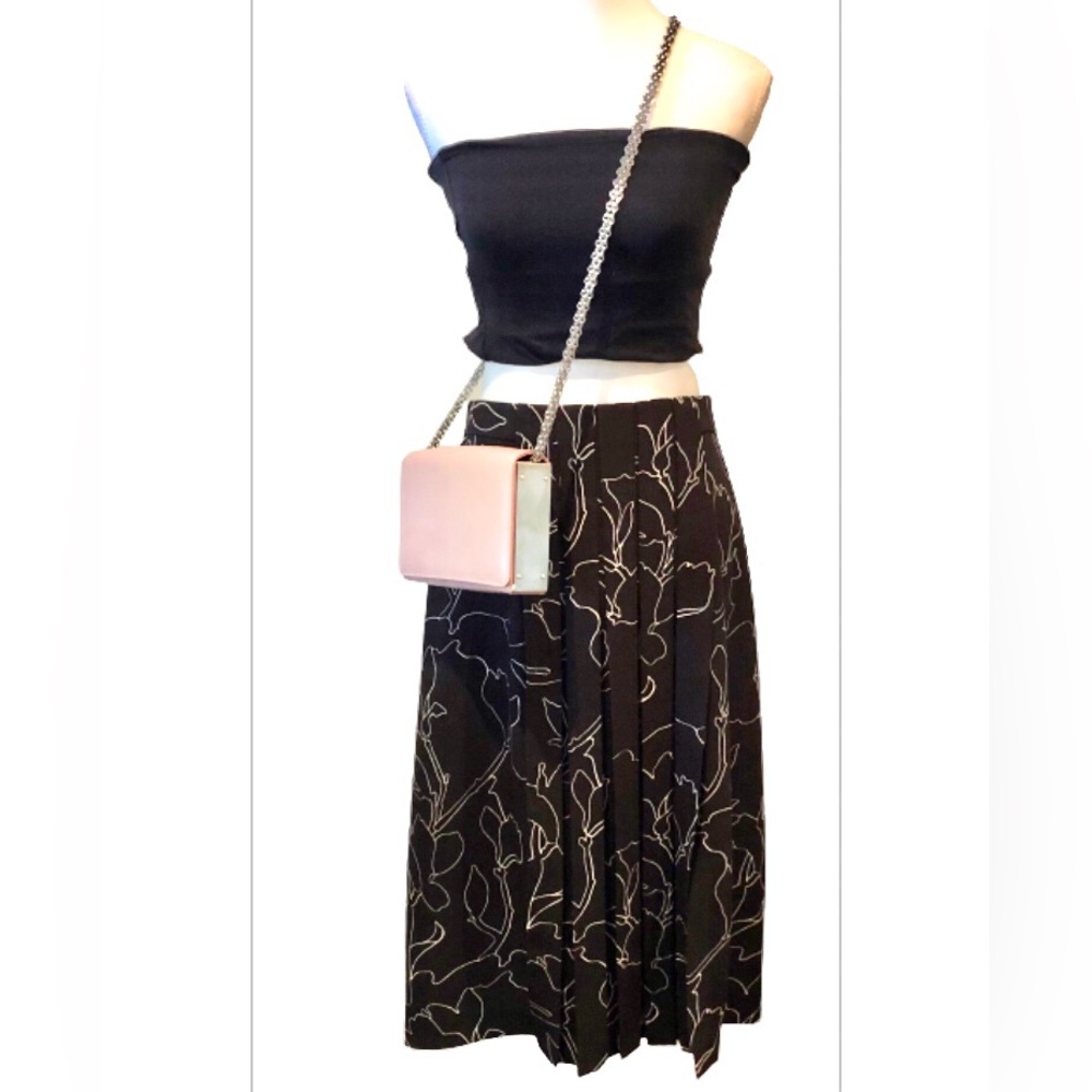 NWOT Carven Pleated Slit Black Midi Skirt with White Abstract Print Sz M